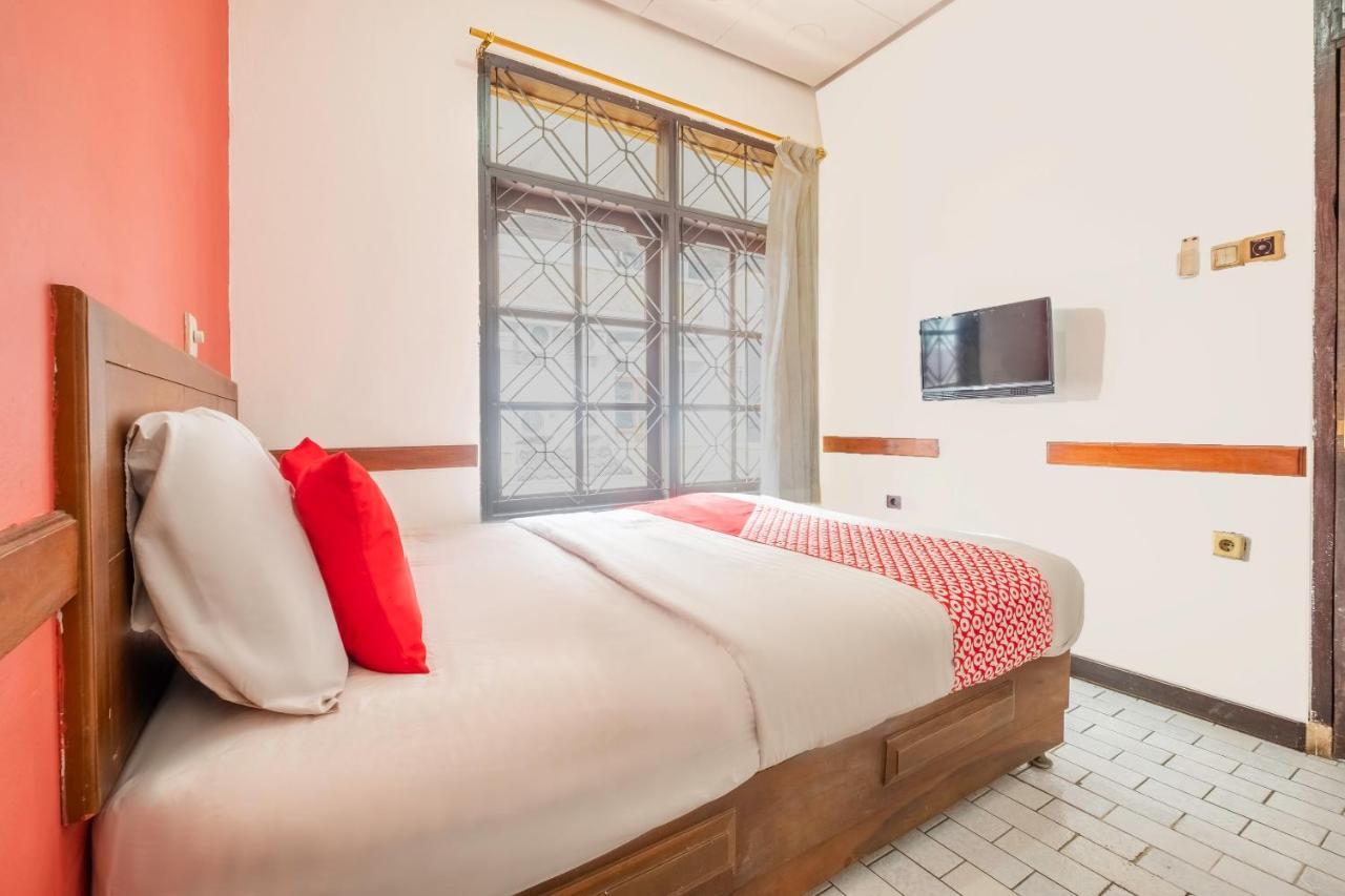 Oyo 1945 Hotel Bali Indah Bandung Luaran gambar