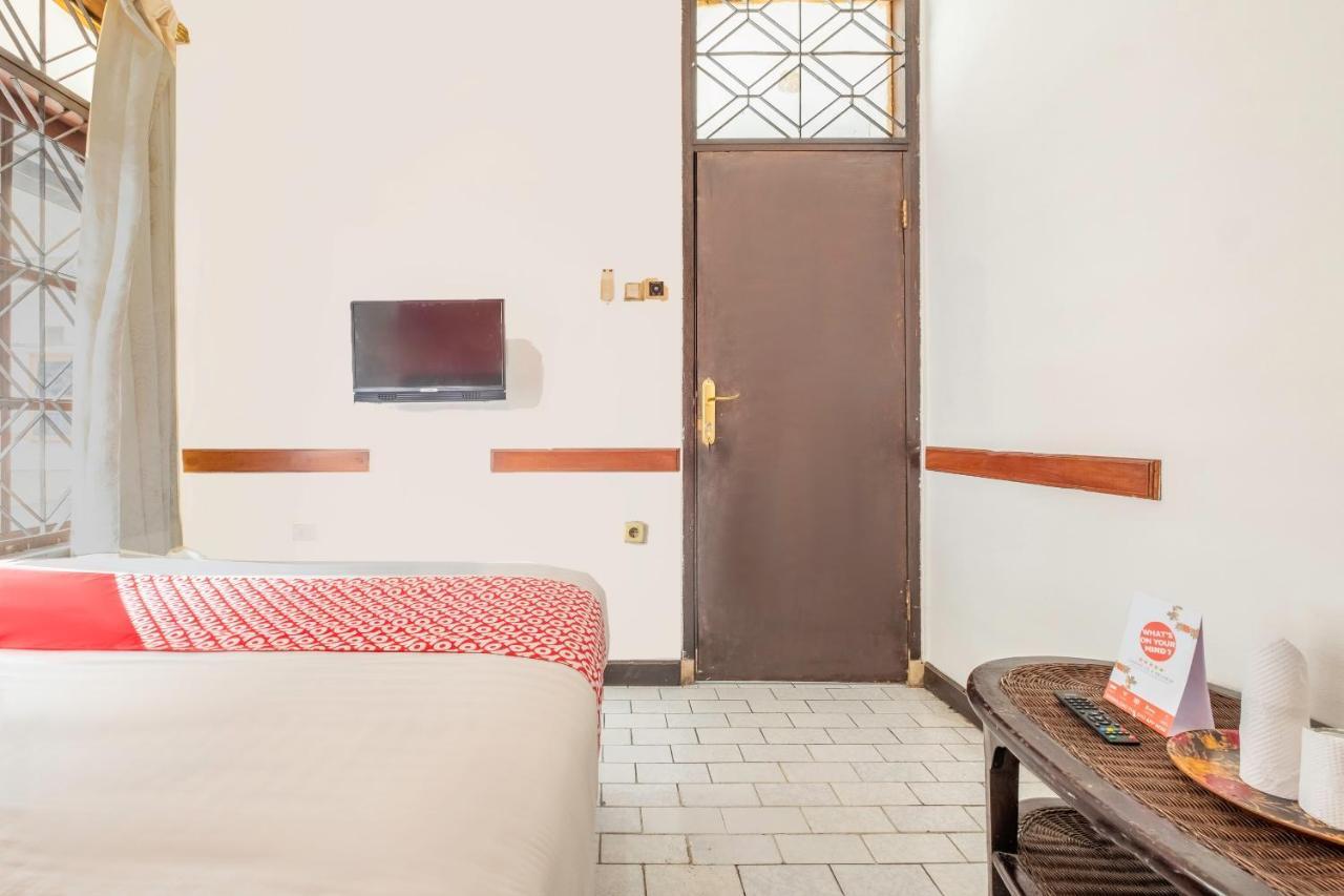 Oyo 1945 Hotel Bali Indah Bandung Luaran gambar