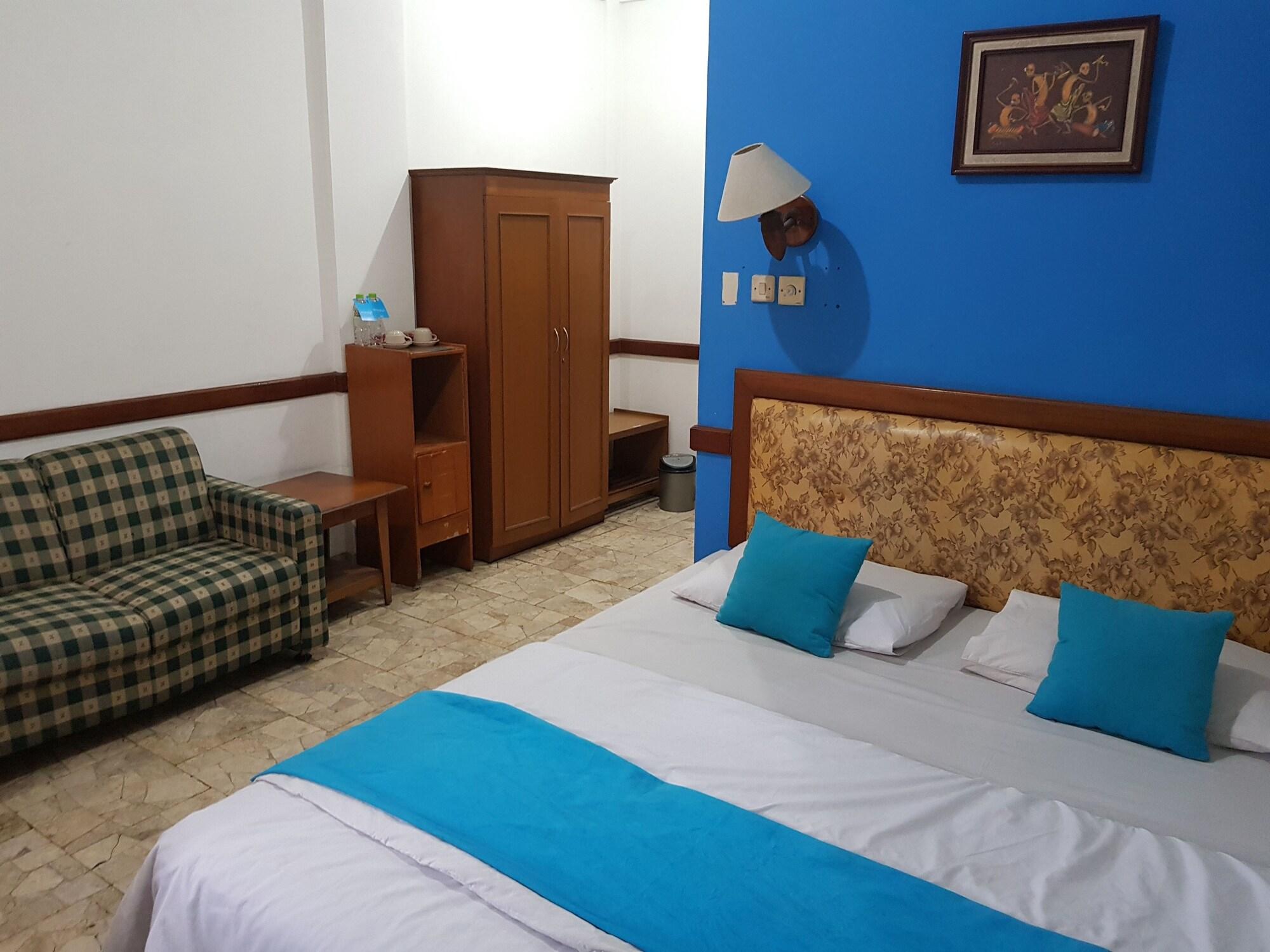 Oyo 1945 Hotel Bali Indah Bandung Luaran gambar