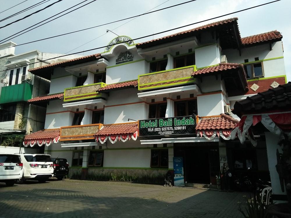 Oyo 1945 Hotel Bali Indah Bandung Luaran gambar