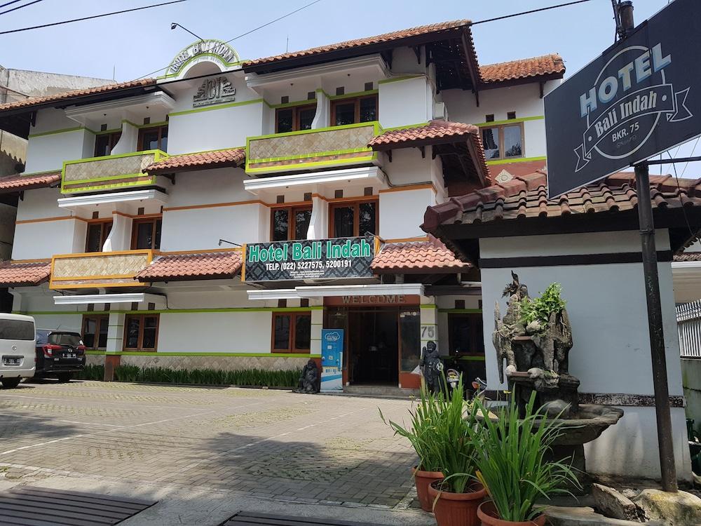 Oyo 1945 Hotel Bali Indah Bandung Luaran gambar