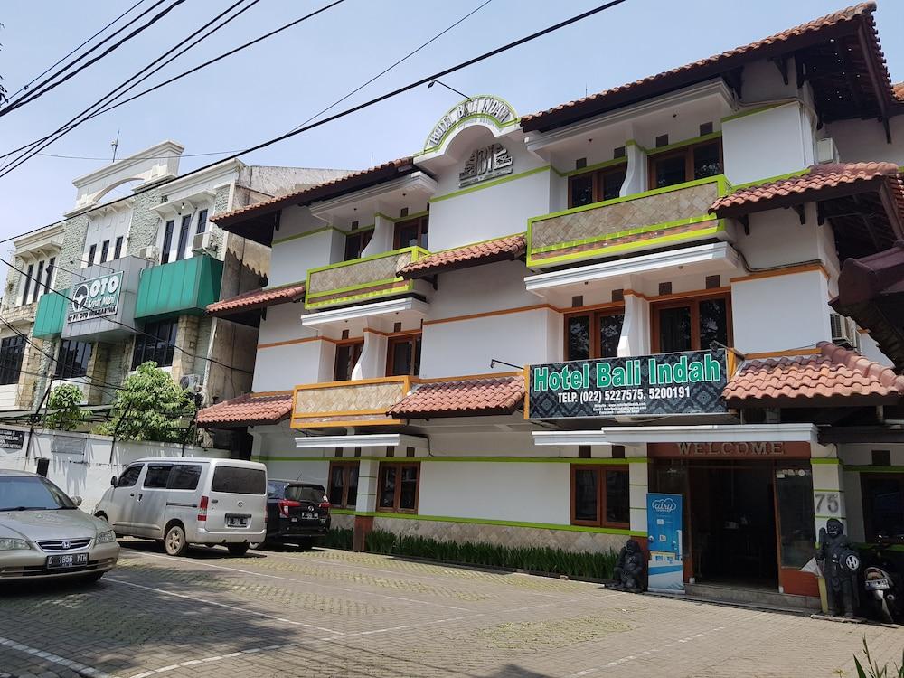 Oyo 1945 Hotel Bali Indah Bandung Luaran gambar