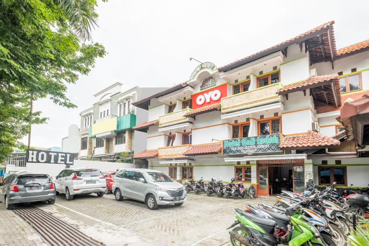 Oyo 1945 Hotel Bali Indah Bandung Luaran gambar