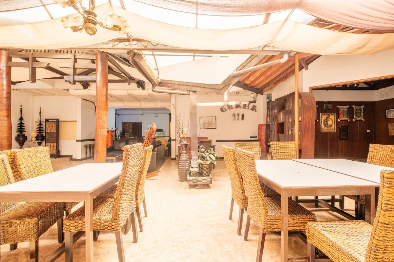 Oyo 1945 Hotel Bali Indah Bandung Luaran gambar