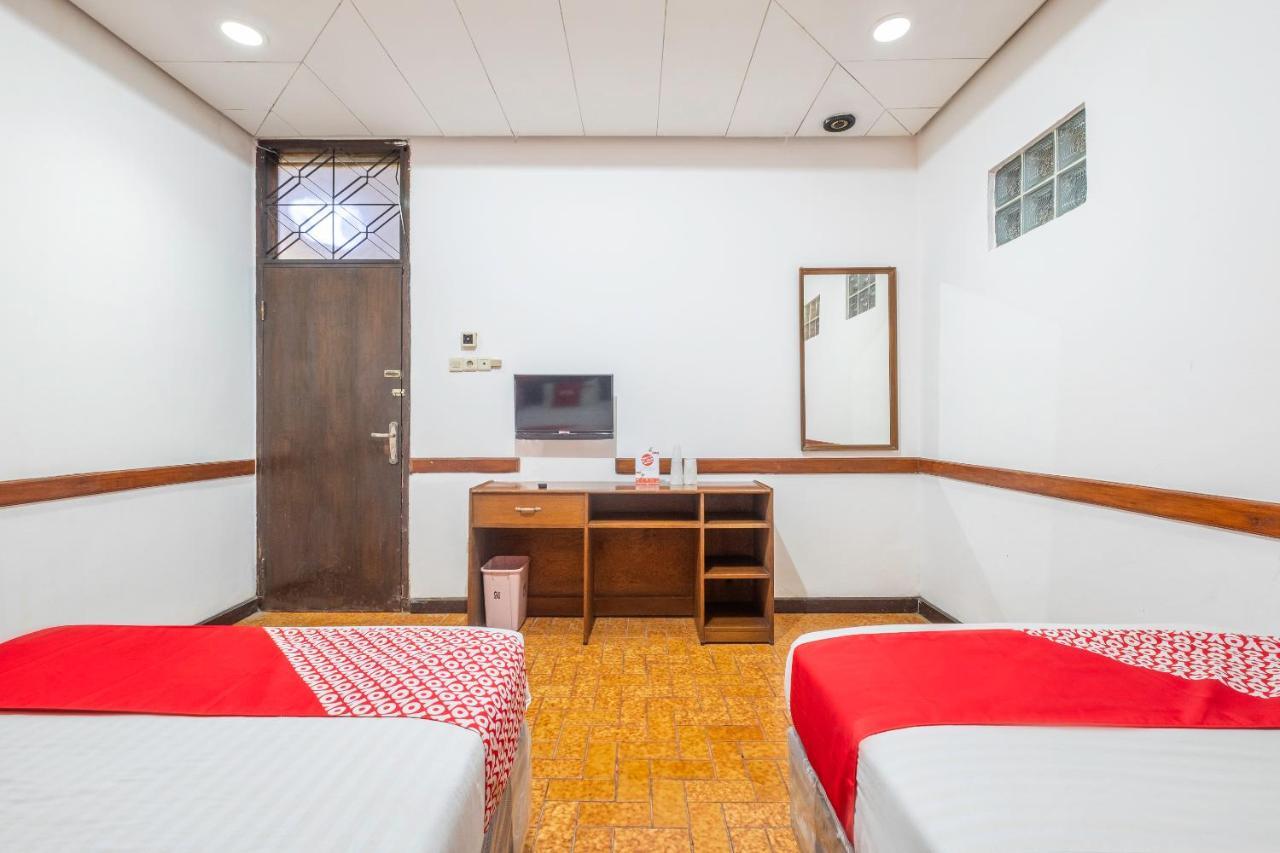 Oyo 1945 Hotel Bali Indah Bandung Luaran gambar