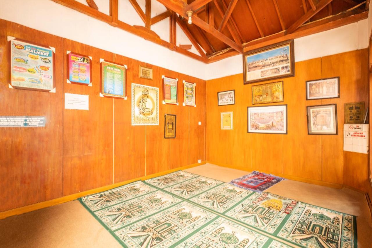 Oyo 1945 Hotel Bali Indah Bandung Luaran gambar